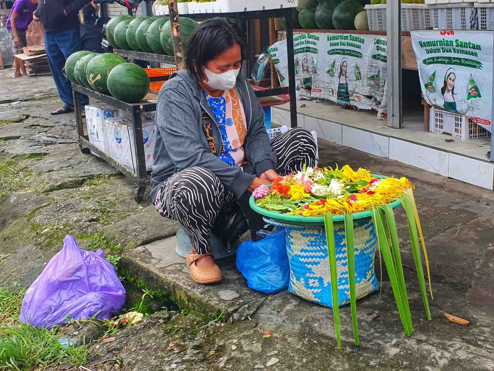 PENJUAL BUNGA