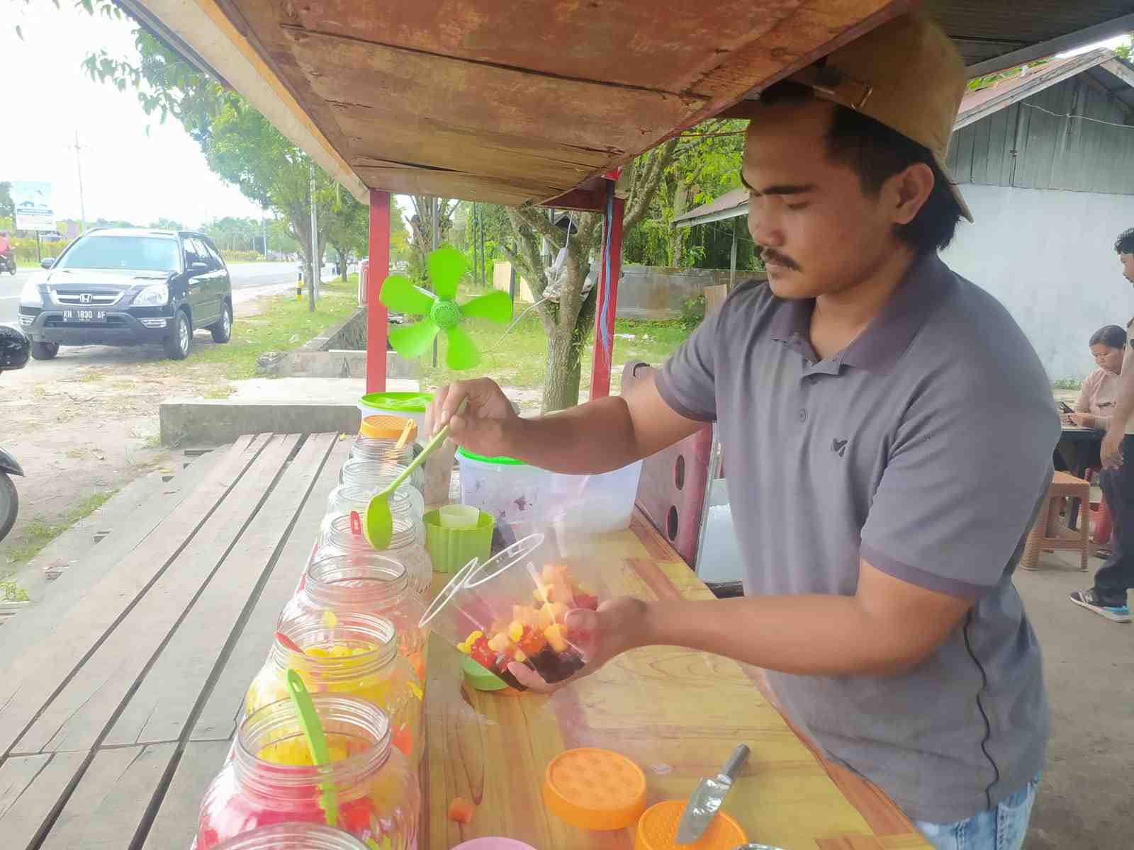PENJUAL ES CAMPUR