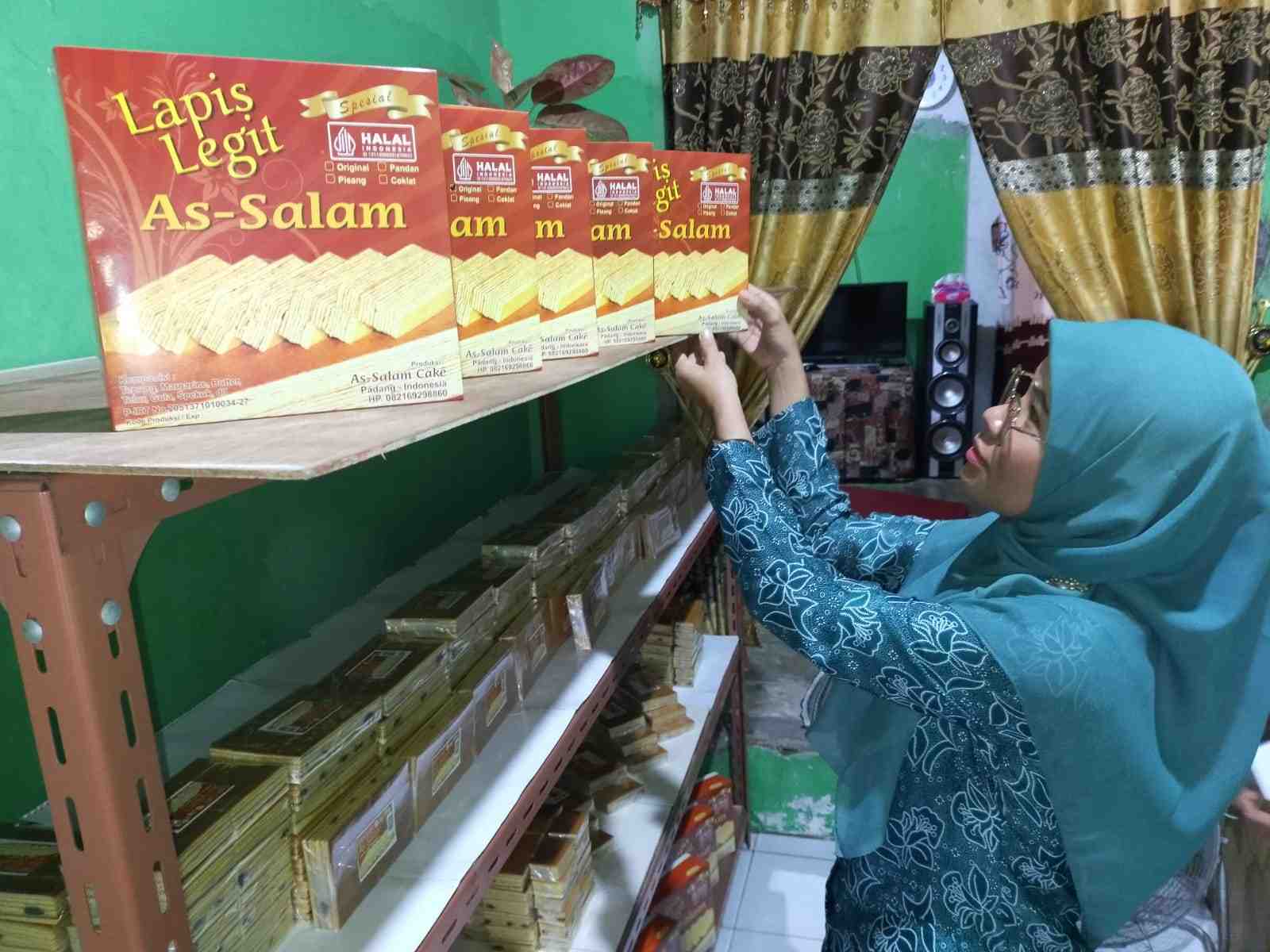KUE LAPIS LEGIT
