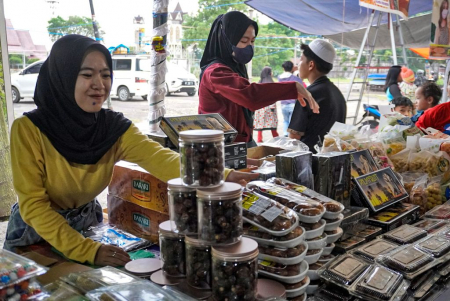 PENJUAL KURMA