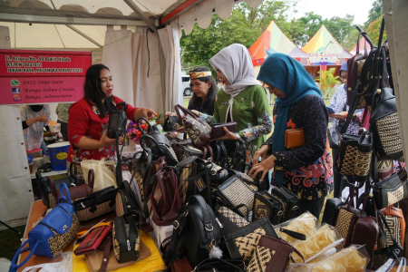 TAS KERAJINAN ROTAN