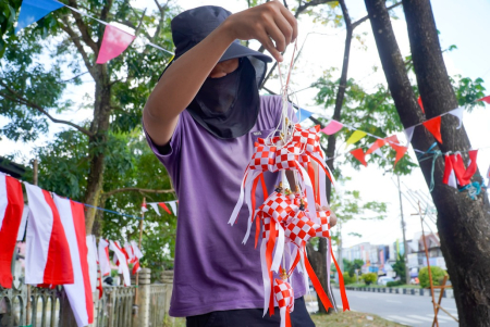 AKSESORIS MERAH PUTIH