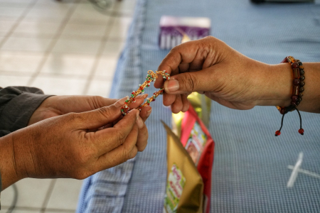 SERAHKAN GELANG KUNINGA