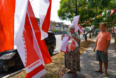LIPAT BENDERA MERAH PUTIH