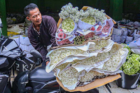 SIAP ANTAR BUNGA KEPADA PELANGGAN
