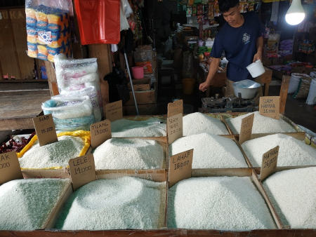 HARGA BERAS STABIL 