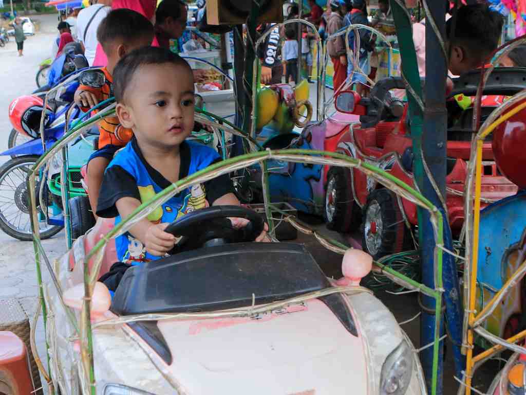 BERMAIN ODONG-ODONG