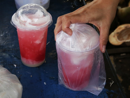 PENJUAL ES KELAPA MUDA