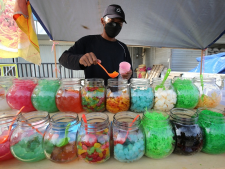 PENJUAL ES CAMPUR 