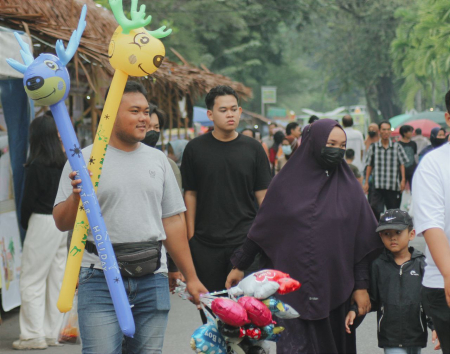 JUAL MAINAN DI PASAR RAMADAN