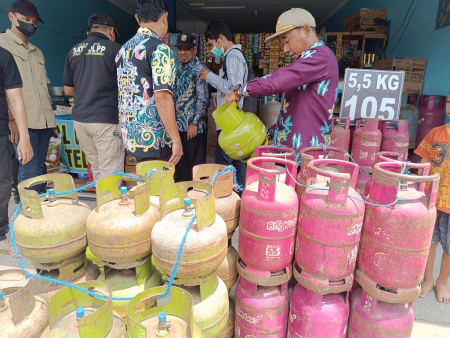 PERIKSA TABUNG GAS