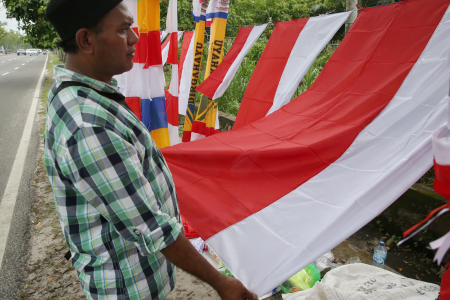 PENJUAL BENDERA MERAH PUTIH