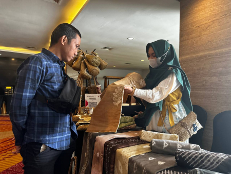 SASIRANGAN BAHAN ALAMI