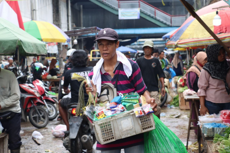 PENJUAL ALAT RUMAH TANGGA
