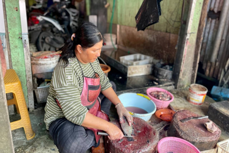 BERSIHKAN IKAN NILA