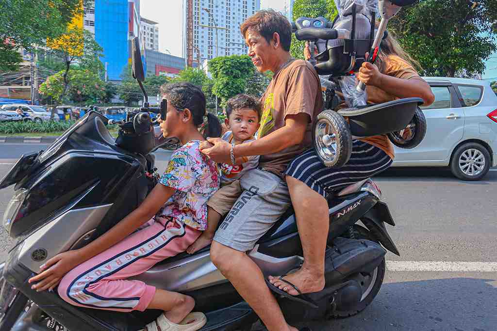 BELI SEPEDA RODA TIGA