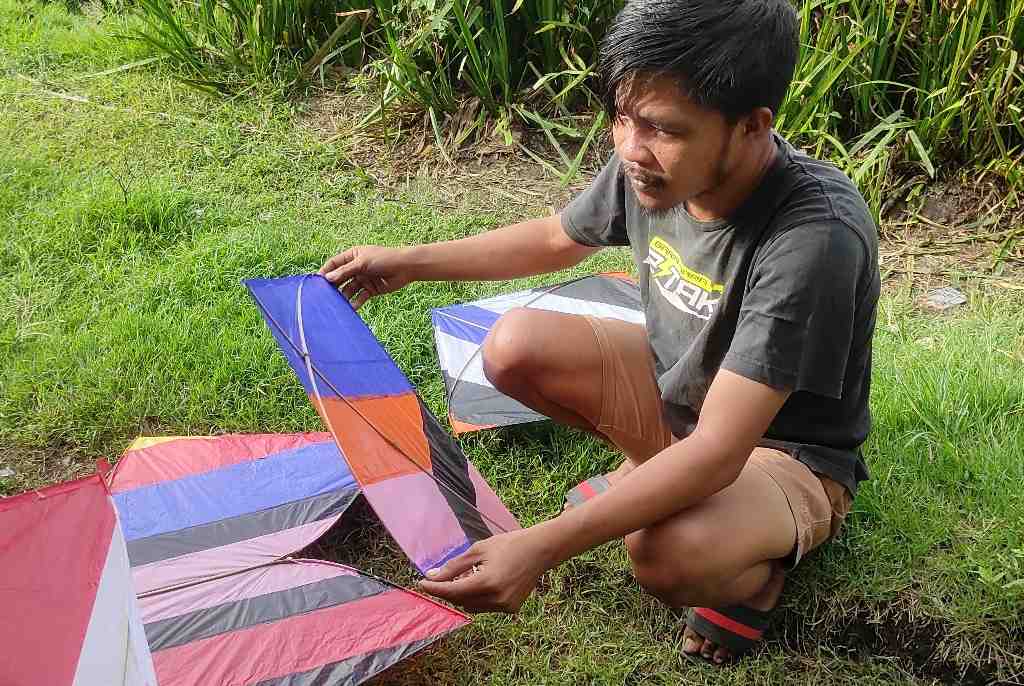 KELENTURAN SAYAP LAYANG-LAYANG