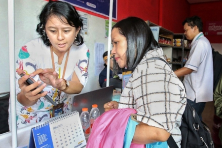 JELASKAN CARA PEMBAYARAN LEWAT APLIKASI