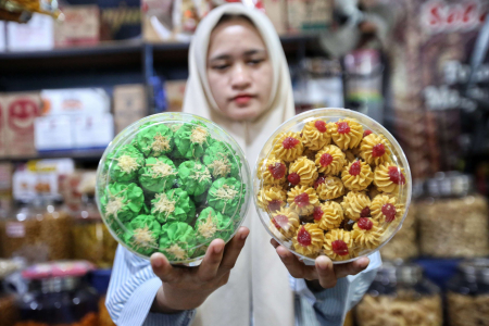TUNJUKKAN KUE KERING