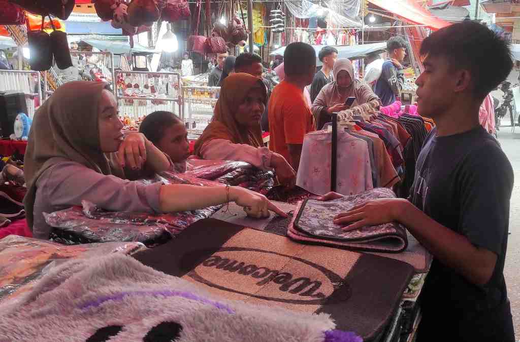 MENAWAR HARGA KESET
