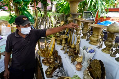 PENJUAL BARANG ANTIK