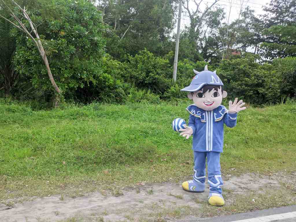 BADUT BERKOSTUM KARTUN