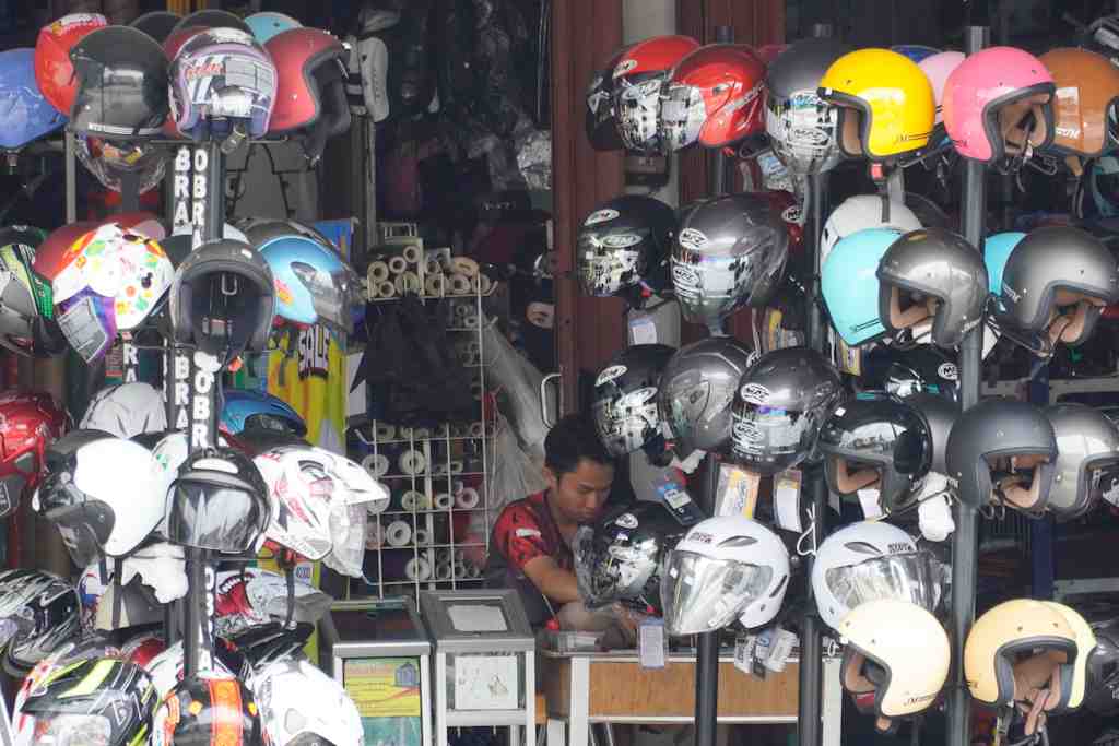 PENJUAL HELM