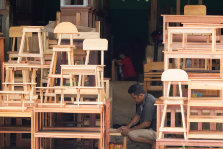 PENJUAL MEBEL KAYU ALAU  