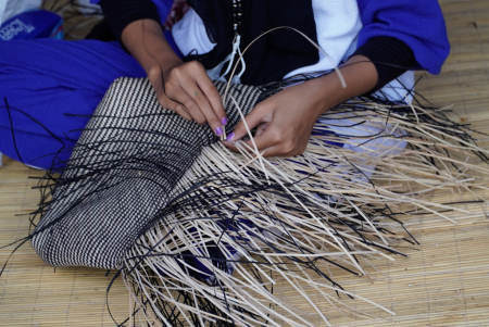 MEMBUAT TAS BERBAHAN ROTAN