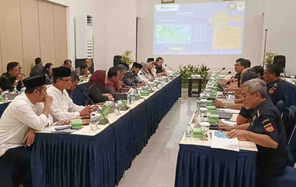 DPRD JATIM KUNJUNGI KANWIL BEA DAN CUKAI JATIM I