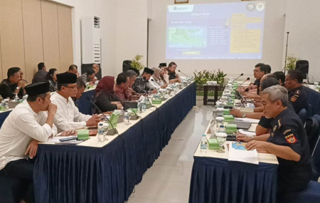 DPRD JATIM KUNJUNGI KANWIL BEA DAN CUKAI JATIM I