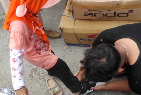 PASANG SEPATU ANAK
