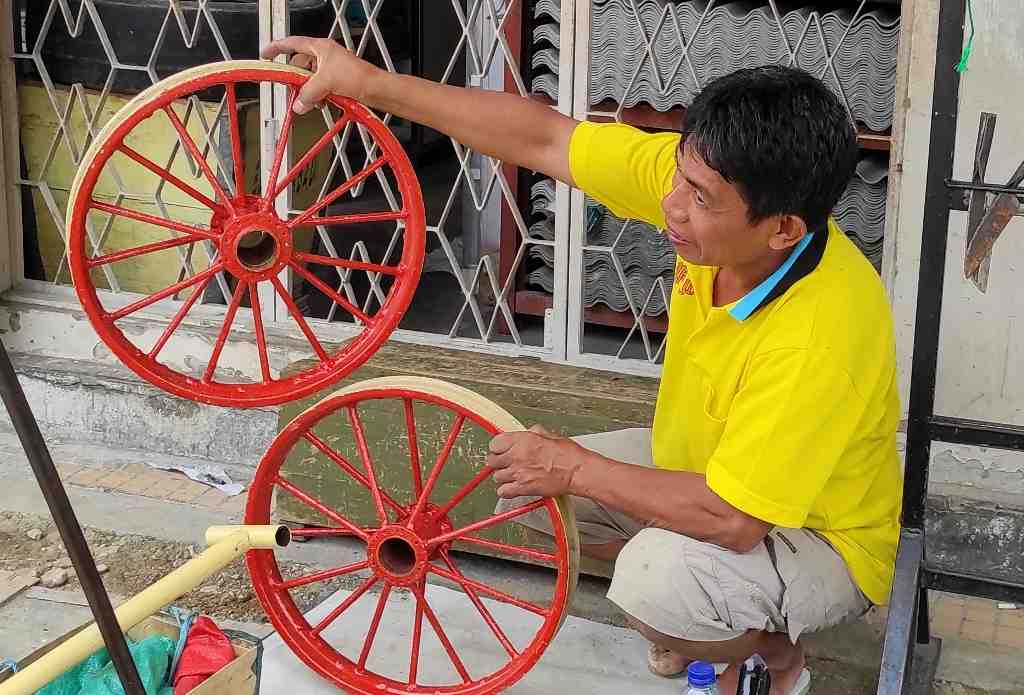 PELEK GEROBAK DORONG