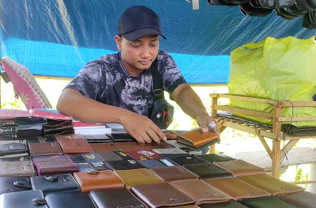 PENJUAL AKSESORI