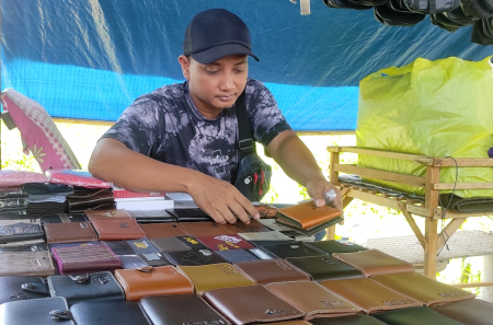 PENJUAL AKSESORI