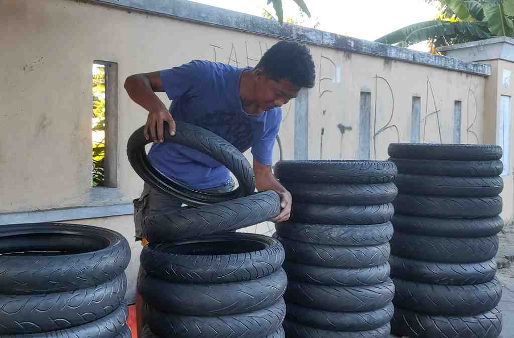 PENJUAL BAN MOTOR BEKAS