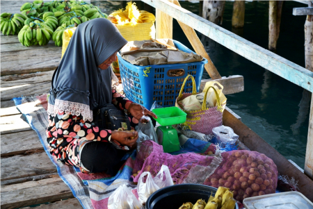 PENJUAL BUAH di TOROSIAJE
