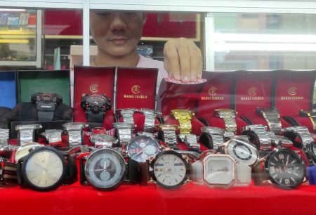 PENJUAL JAM TANGAN
