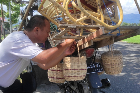 PENJUAL PERALATAN RUMAH TANGGA