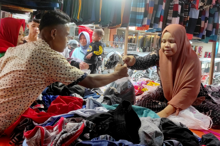 PENJUAL di PASAR SENGGOL
