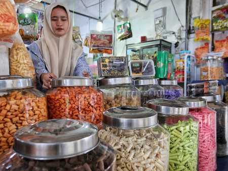 PENJUALAN KUE KERING MENINGKAT