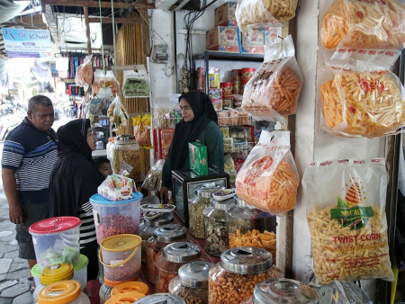 LAYANI CALON PEMBELI