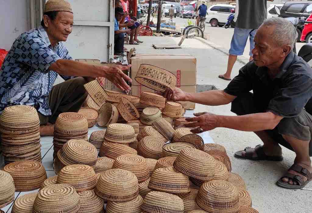 PRODUK KERAJINAN DAERAH