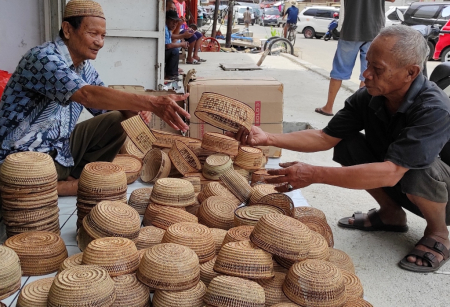PRODUK KERAJINAN DAERAH