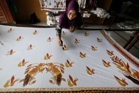 WARNAI BATIK CETAK KHAS KALTENG 
