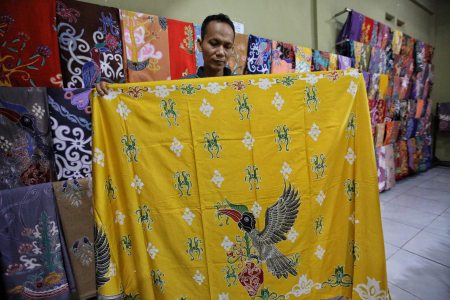 BATIK KHAS DAYAK KALTENG 