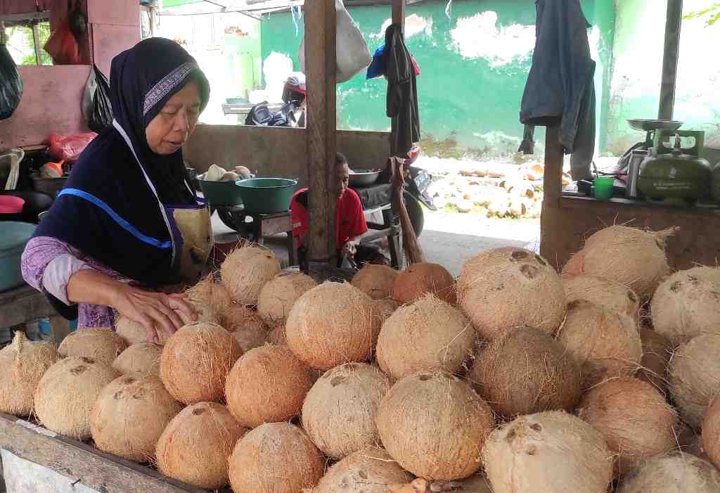 PRODUKSI KELAPA GORONTALO