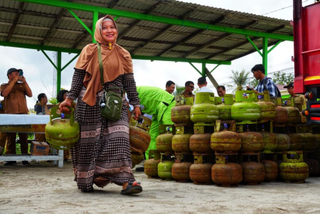 MEMBELI TABUNG GAS LPG 3 kg 