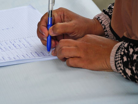 MENGISI LOGBOOK PEMBELIAN TABUNG GAS