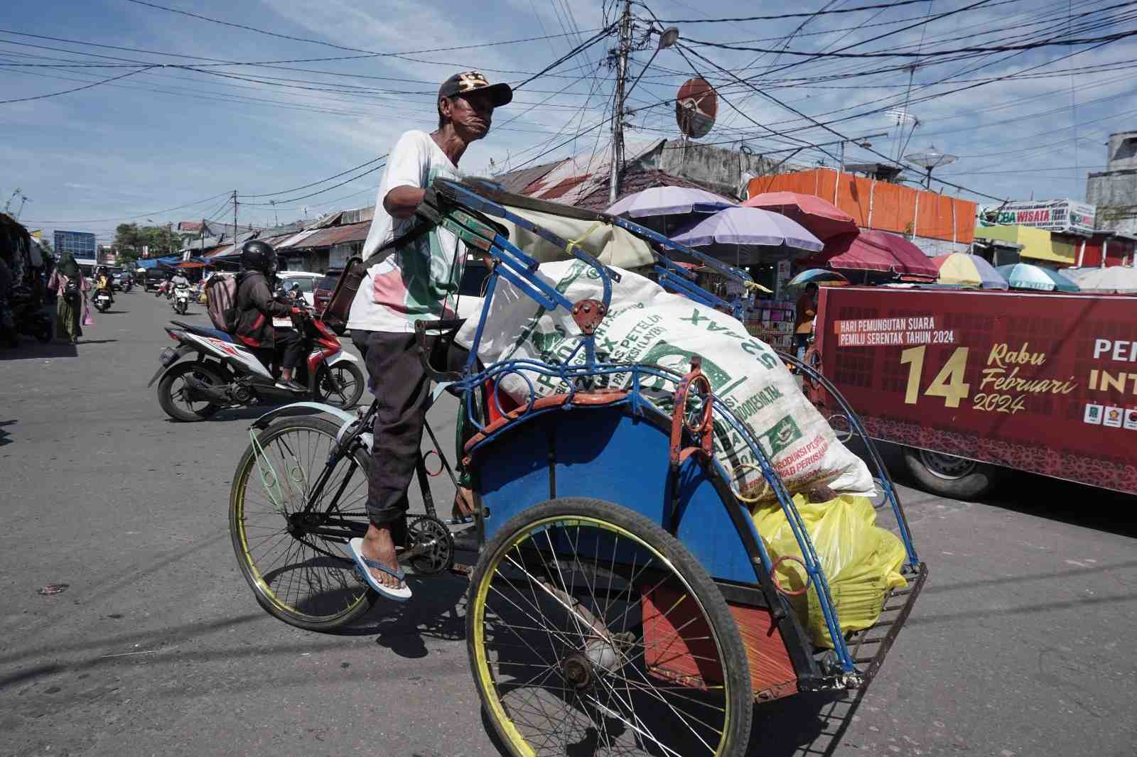 ANGKUTAN BECAK